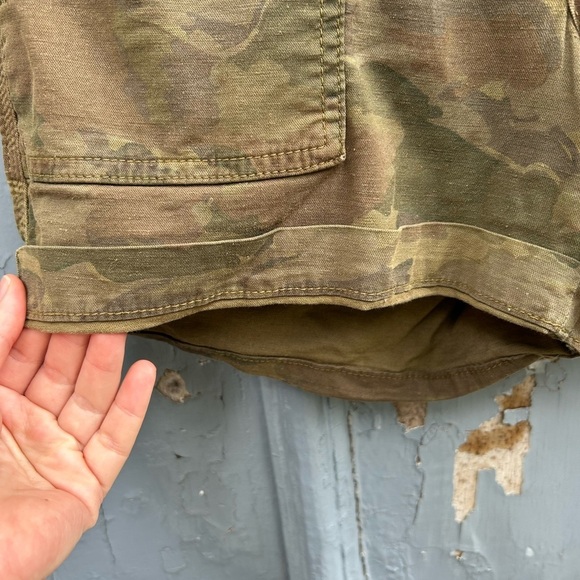 Anthropologie the Wanderer shorts, camo, size 29 - Picture 7 of 11